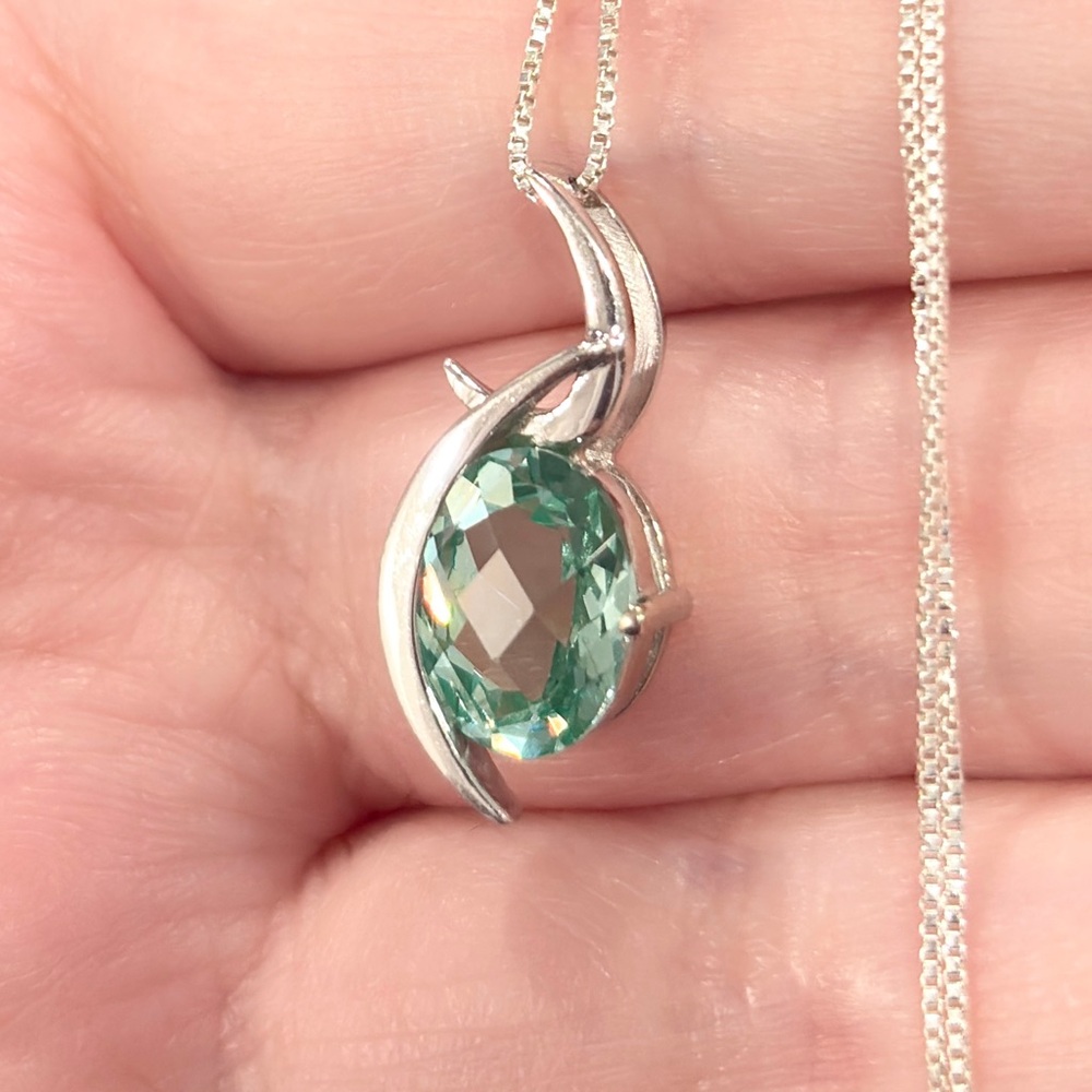 Vintage 14K Green Spinel Pendant: White Gold Crescent Abstract Slider Piece - Picture 9 of 14